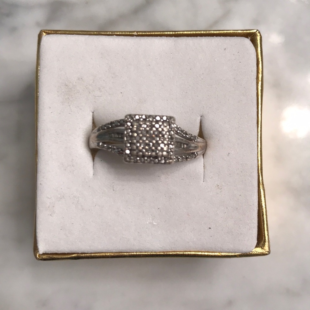 Auth 925 stamped diamond ring